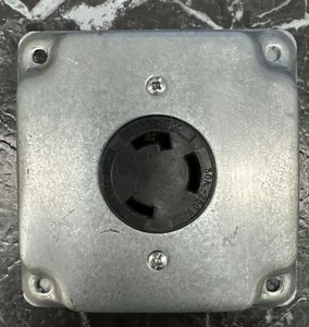 Cooper Hart-Lock Nema L6-30 Receptacle 30A 250V W/ 4 Square RS Cover Plate 30