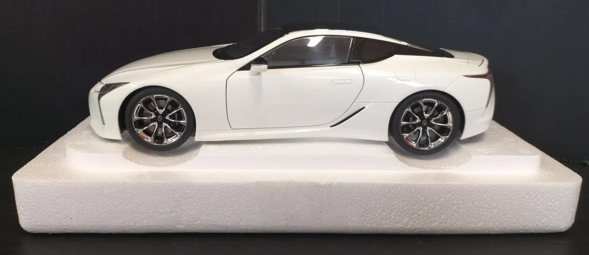 Auto art Scale size 1/18 Lexus LC500 metallic white Boxed/opened From JAPAN