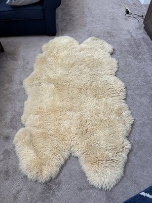 Bowron Gold Star New Zealand Sheepskin 73  x 41 