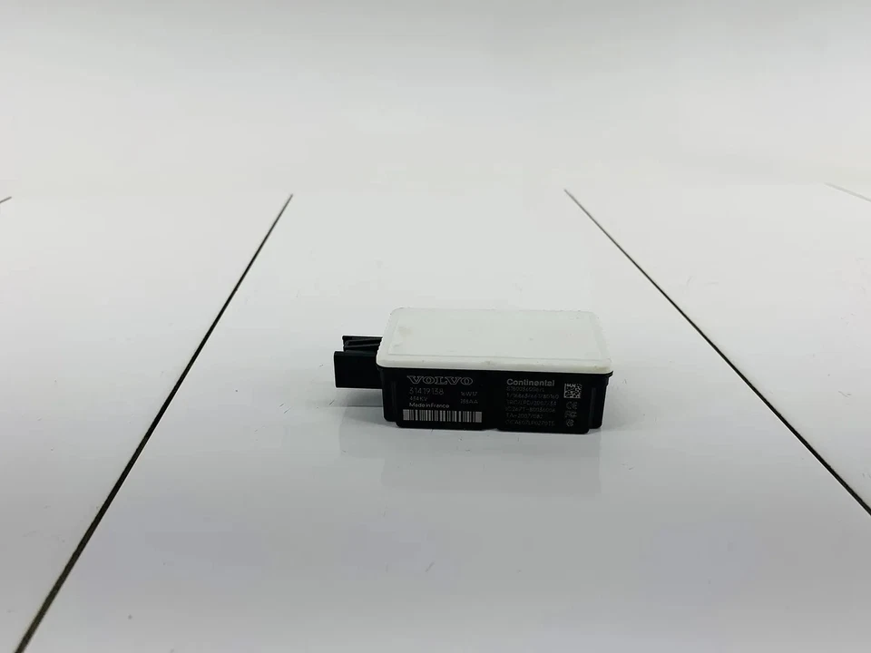 15-17 VOLVO XC60 SISTEMA DE MONITOREO DE PRESIÓN DE NEUMÁTICOS TPMS MÓDULO RECEPTOR OEM Foto 4 de 4