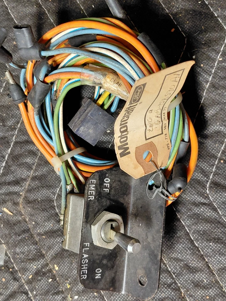Interruptor de advertencia de emergencia NOS Early 66 Ford Mustang Falcon Fairlane Comet Mercury Foto 3 de 4