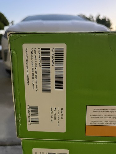 Brand New Microsoft Xbox One S 1TB Minecraft Creators Bundle with 4K Ultra HD - Picture 7 of 10