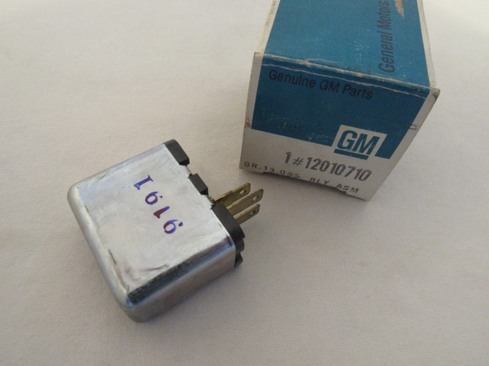 Nuevo de Lote Antiguo 1979-84 Buick Olds Riviera Toronado 98 Relé Cerradura Puerta Eléctrica GM 12010710 Foto 3 de 4