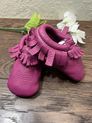 Freshly Picked Baby Moccasins Hot Pink Fringe Leather Toddler Size 4 EUC Soft - Picture 2 of 5