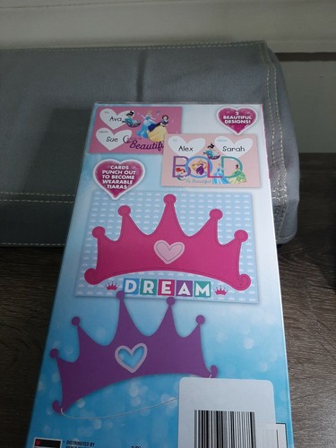 16 Disney Princess Valentine's Day Cards Tiaras. - Picture 3 of 5