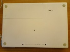 Apple MacBook A1181 13" - 2.0GHz Intel Duo 2GB Ram 120GB HD Lion Late 2008