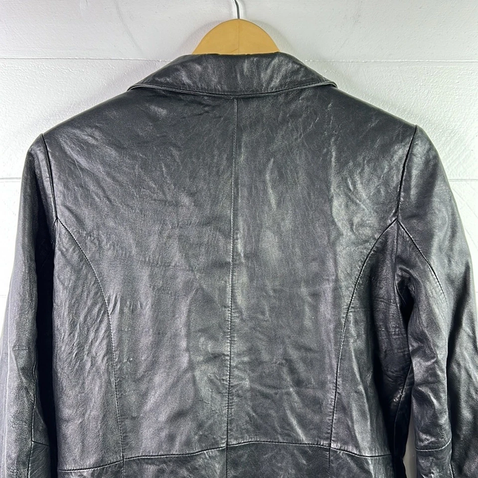 Chaqueta Blazer Larga JULIET MICHELLE BY ADLER Cuero Negro Abotonada Talla Pequeña Foto 3 de 4
