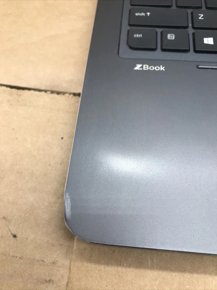 Portátil HP ZBook 15 G3 Core i7-6820HQ 2,70 GHz 32 GB RAM 512 GB SSD NV Quadro M2000M Foto 3 de 4