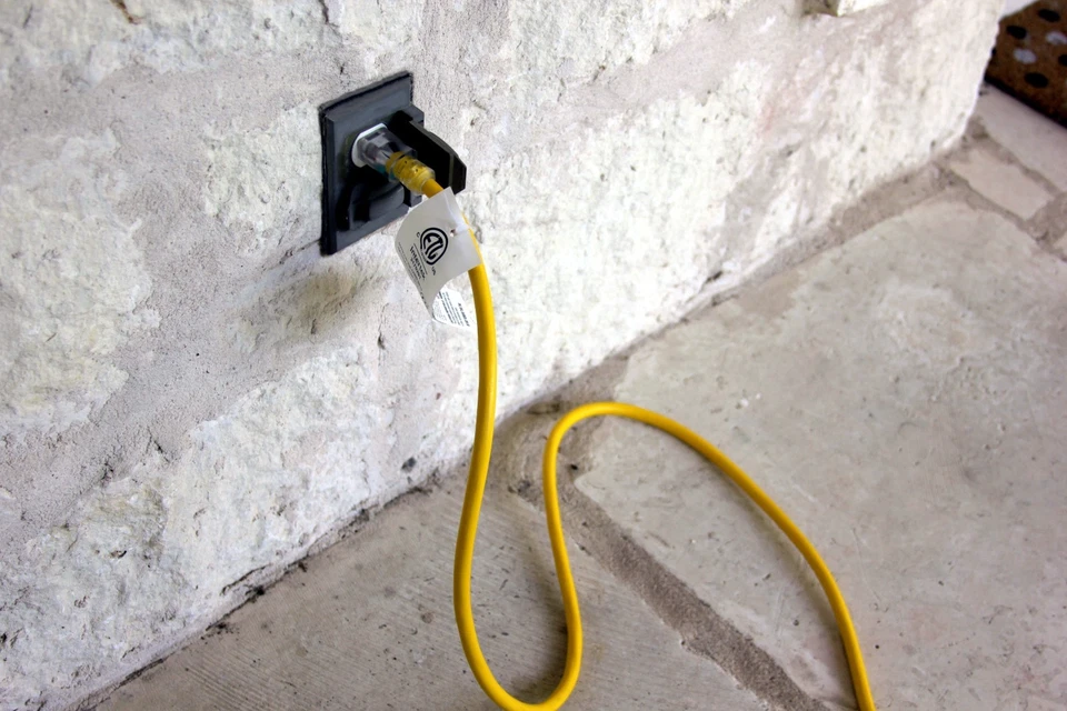 50' 10/3 Lighted Heavy Duty 3 Outlet SJTW Extension Cord - 10 Awg 3C 50ft In/Out - Image 4 of 4