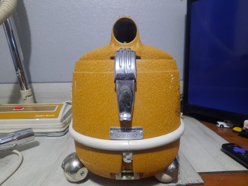 Vintage Compact Electra C-9 Vacuum With Accessories And Carpet Cleaner  - Picture 4 of 15