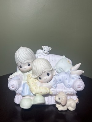 Precious Moments ''Together is The Nicest Place To Be'' FigurineItem#4003175 2005