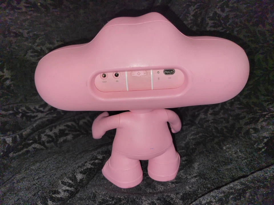 Beats "NICKI MINAJ" DR Dre. Altavoz Pill Bluetooth ROSA con soporte ROSA Dude Foto 3 de 3