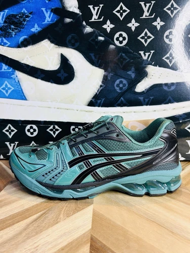 ASICS GEL Kayano 14 x NON AFFECTÉ Low Green 1201A922 300 Homme 12 Rare