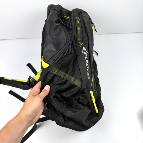 Mochila de Senderismo JanSport Equinox 40L Negra Amarilla Neón VENTECH Malla Ventilada - Imagen 3 de 5
