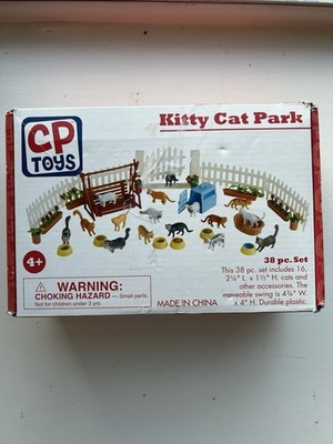 Kitty Cat Park by CP Toys *missing 2 bowls*