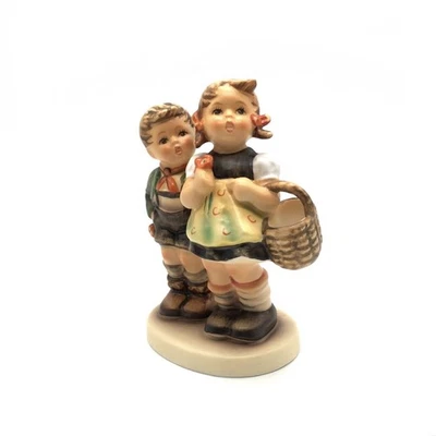 Figurine Hummel Goebel 493/0 frères et sœurs en porcelaine - Photo 1/4