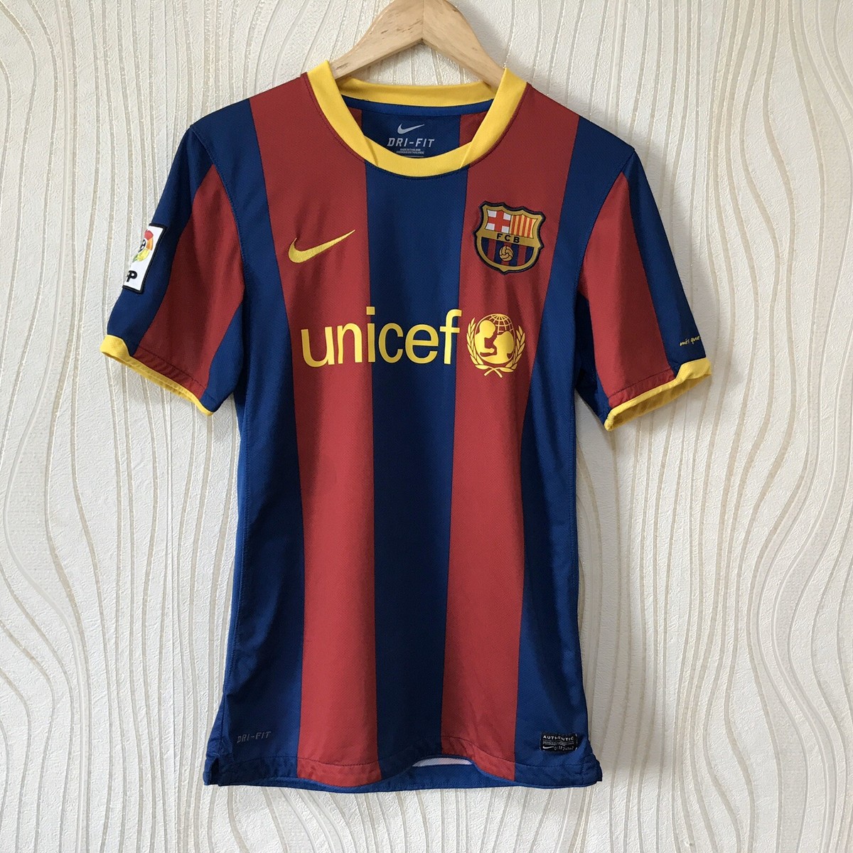 BARCELONA 2010 2011 HOME FOOTBALL SHIRT SOCCER JERSEY NIKE