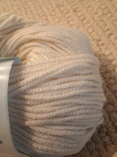 Queensland Collection Uruguay Dk, Merino, Alpaka, Silk ,Fiber Yarn - Picture 4 of 4