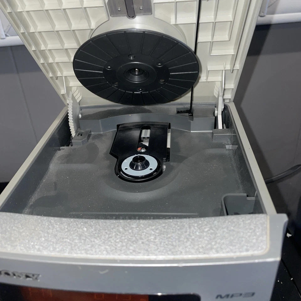 Sony CMT-NEZ3 CD Cassette AM FM Micro HiFi System, No Speakers No Remote TESTED - Image 3 of 4