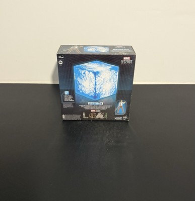 Marvel Legends Electronic Cube Tesseract Life Size + Action Figure Loki Hasbro