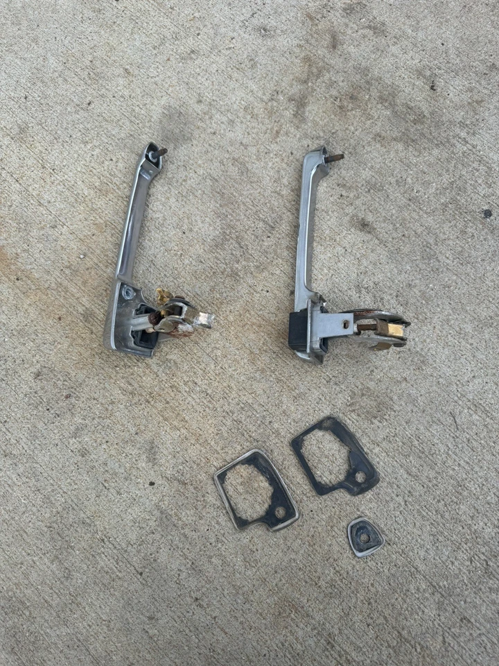 Manijas de puerta cromadas Obs 1996 Ford F250 F350 probadas por fabricante original  Foto 2 de 2