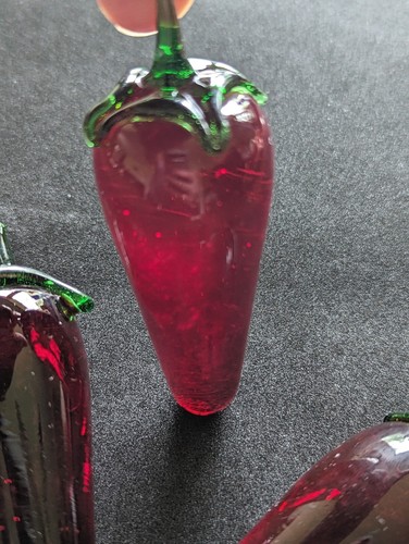Art Glass Ruby Red Chili Peppers 3.5" Fake Fruit Vegetable Food Decor Set of 4 - Picture 8 of 13