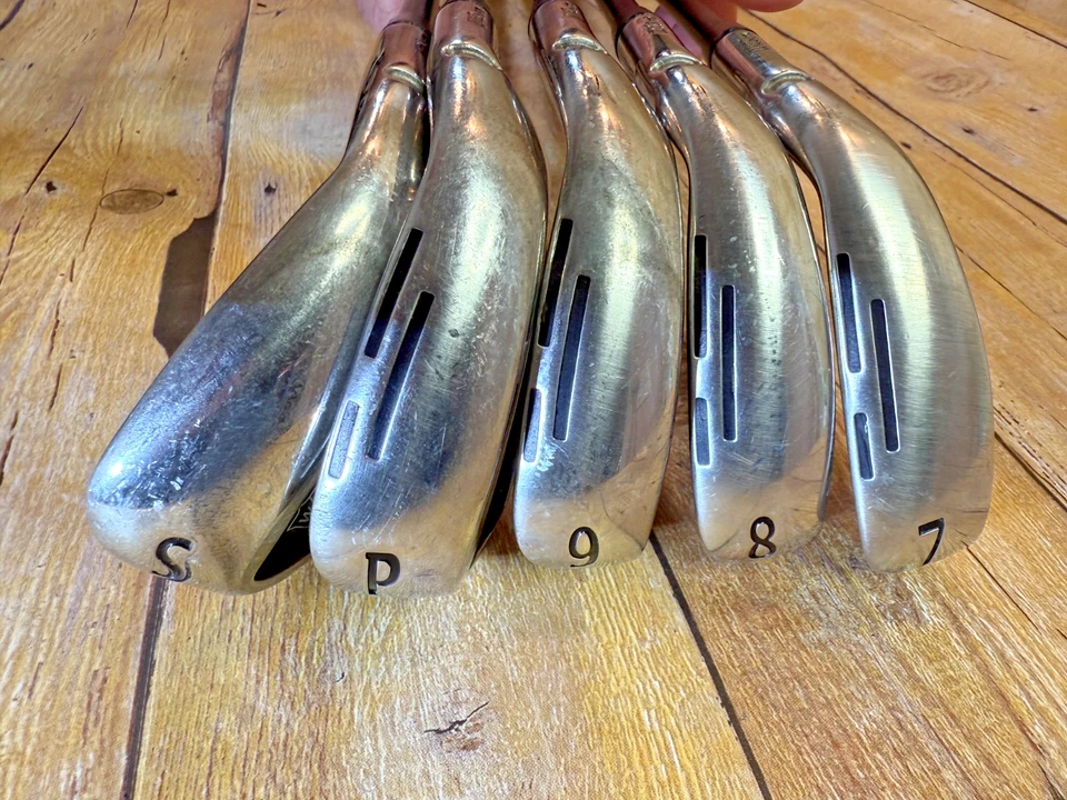 WILSON STAFF D9 RH IRON SET SW, PW, 9, 8, 7, IRON TENSEI GRAPH A FLEX (5 CLUBS) - Image 3 of 4