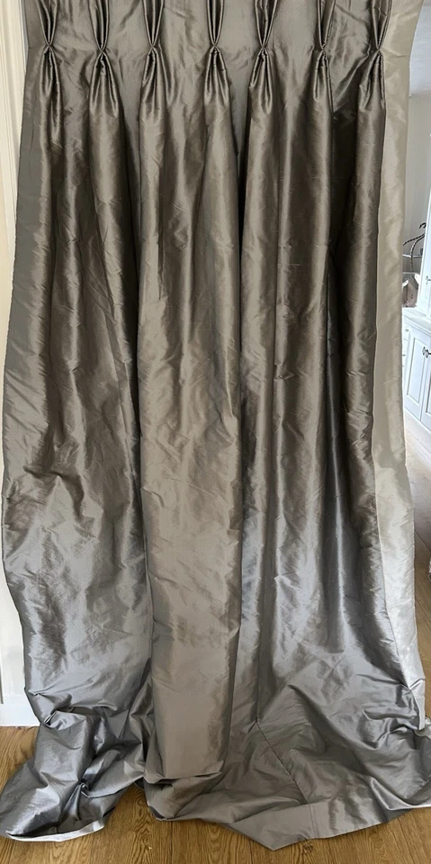 STUNNING BESPOKE ORIGINAL LAURA ASHLEY QUALITY GREY SILK INTERLINED CURTAINS - Image 4 of 4