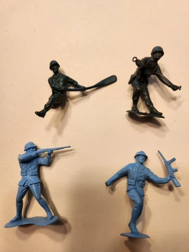 Marx Vintage D-Day WWII  Figures 2 French, 2 American GIs