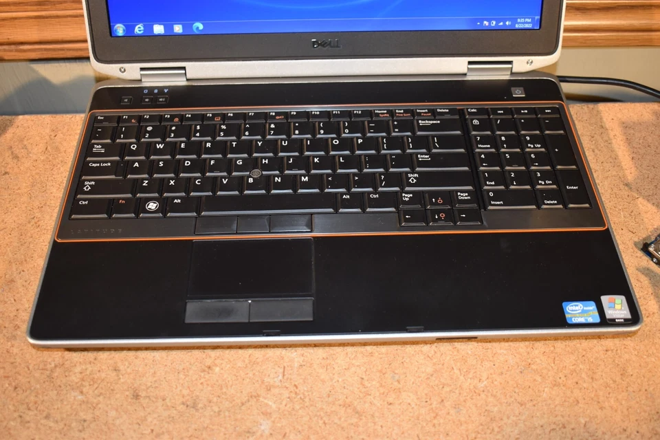 Dell Latitude E6520 Intel Core i5-2520M 4GB RAM 500GB HDD Windows 7 Pro 32-bit - Image 2 of 4