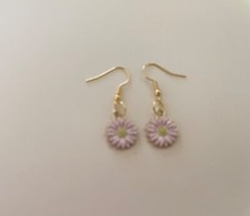New Gold Tone And Enamel Dainty Pale Pink Flower Earrings