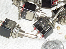 10 MINI TOGGLE SPDT ON-ON SWITCH 125 VAC 6 AMP 6A SINGLE POLE DOUBLE THROW USA