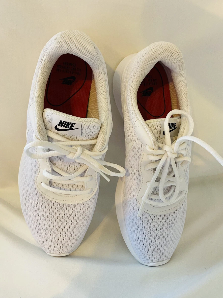 Nike womens shop running shoes tanjun