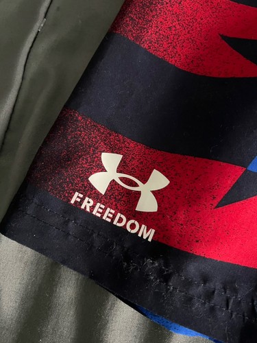 Boy’s UNDER ARMOUR FREEDOM SWIM TRUNKS Size 18/20 - Picture 2 of 8