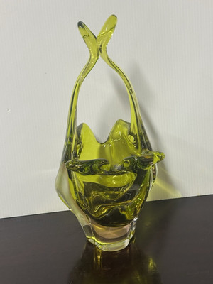 Großer Chribska Tschechien grüner Glaskunstkorb Skulptur/Vase