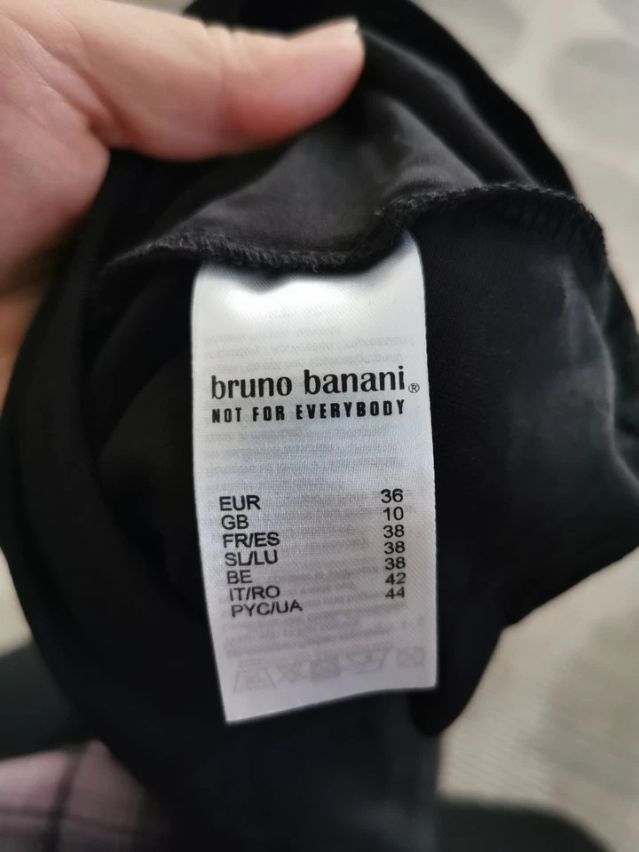 Camiseta para mujer Bruno Banani manga corta con estampado de calaveras, negra, talla 10 UK Foto 4 de 4