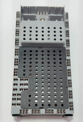 Volvo CEM Central Electronics Module S60 S80 V70 XC70 XC90 08688513 *READ*