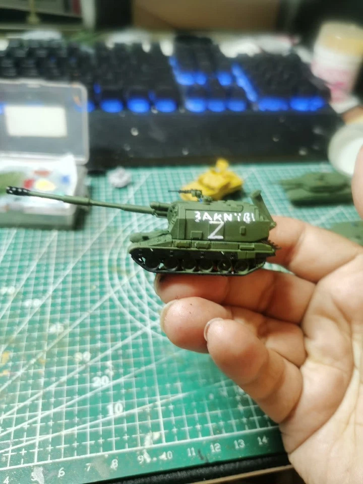 Handmade 3D Printed 1/144 Russian 2S19 artillery Tank Model Finished Product - Image 2 of 3