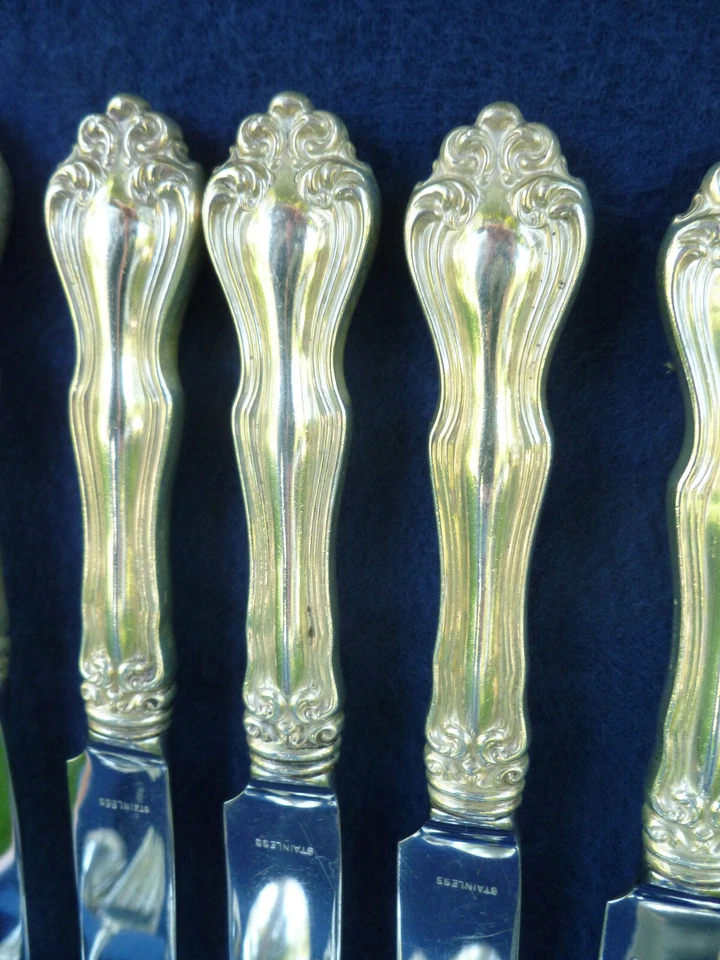 Juego de cubiertos George & Martha de plata de ley servicio para 8 Foto 2 de 4