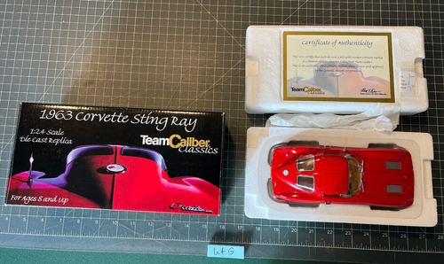 1963 CHEVROLET CORVETTE STINGRAY Team Caliber Classics Die Cast 1:24 Scale LN EX