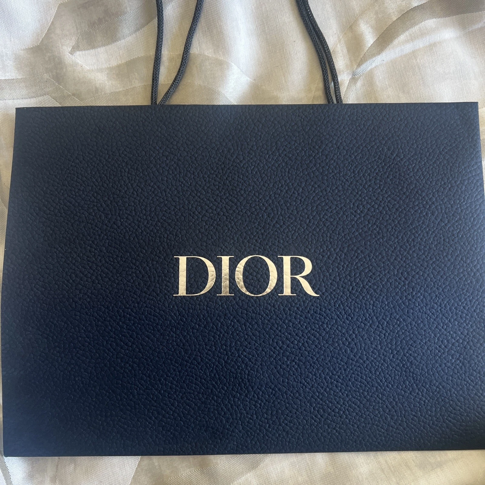 Sac en papier cadeau Dior bleu foncé moyen 