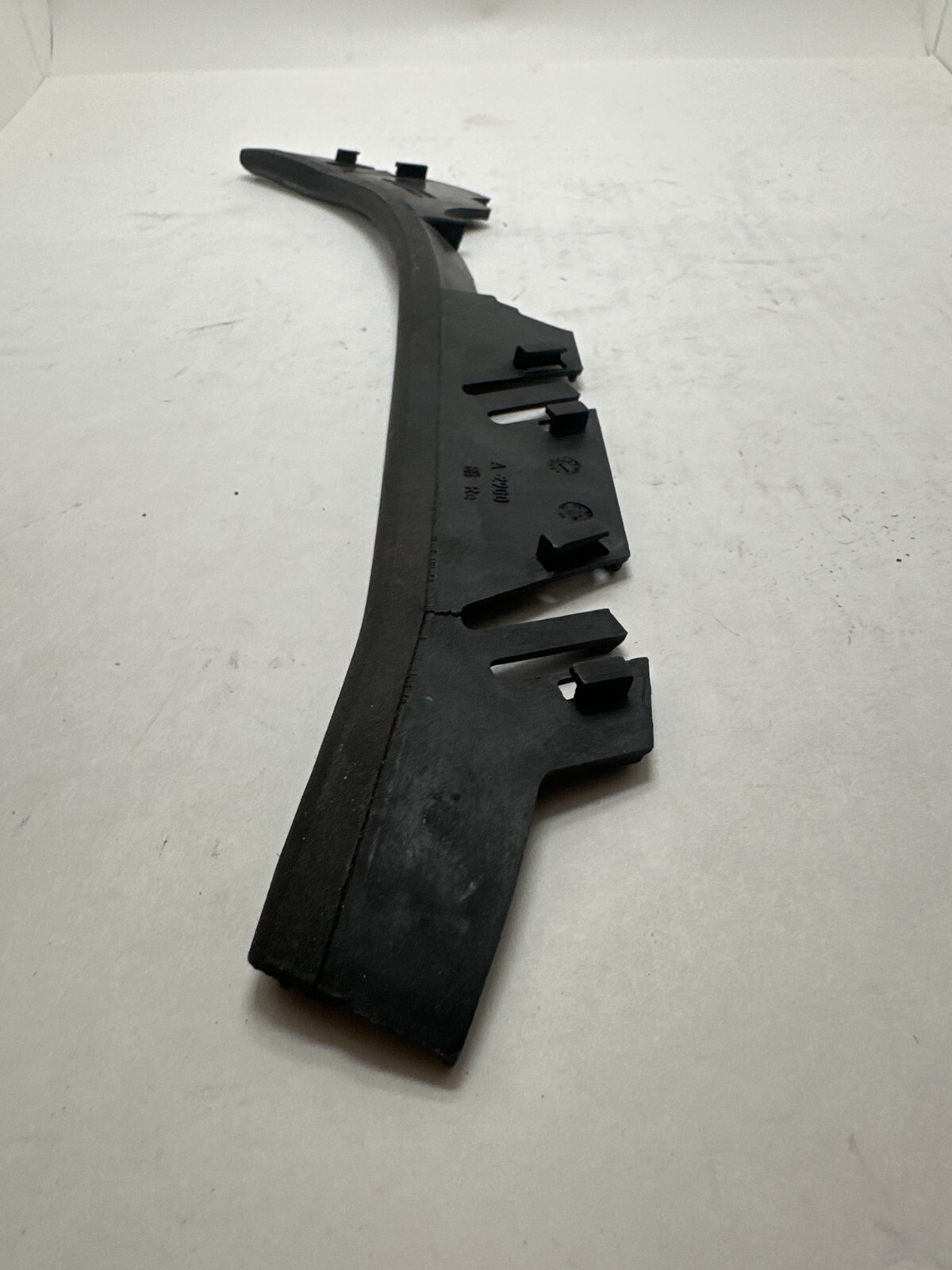 2006 Mercedes-Benz S430 OEM Sub Headlight Rubber Trim Gap Filler  