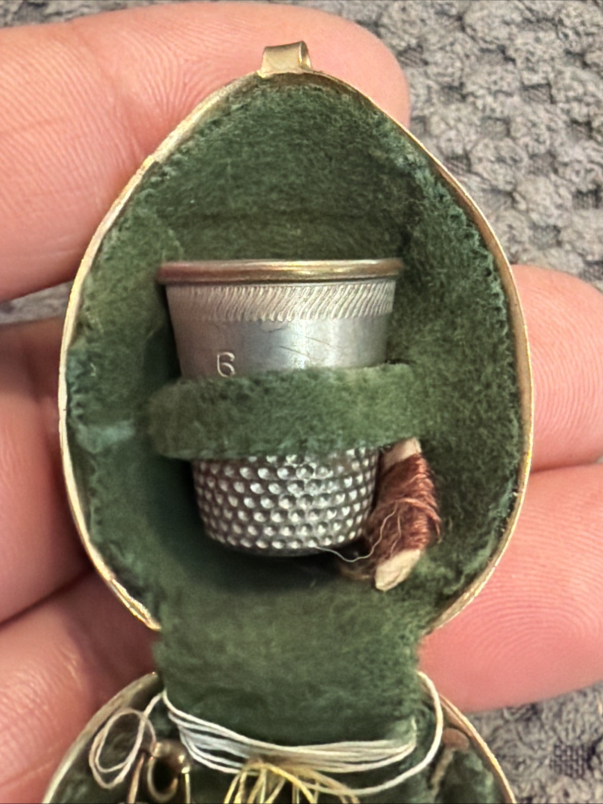 Ernest Steiner Etui Sewing Kit ~ Vintage 1930s Gold Tone WALNUT Thimble Pins