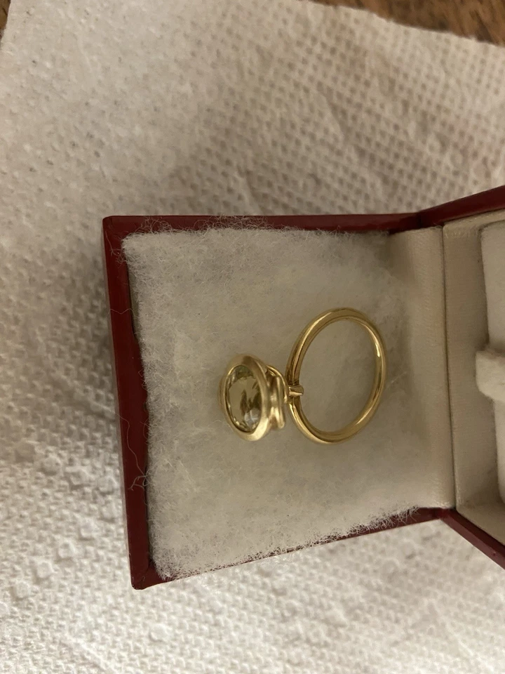 Anillo de oro de 18 quilates anillo de peridoto espiral de 2 quilates talla 6,50 Gm 5,40 Foto 3 de 4