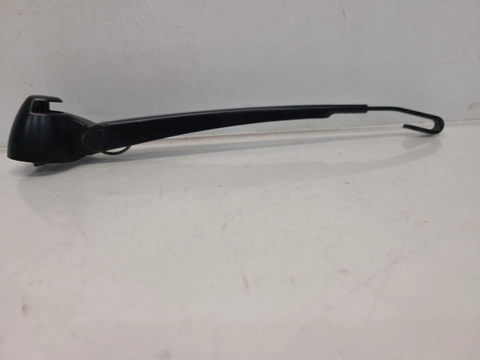 Brazo limpiaparabrisas trasero Audi A6 2004 (vagón)  Foto 3 de 4