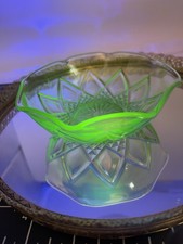 Vintage Hazel Atlas Green Uranium Glass Berry Bowl Vaseline UV Reactive 4.5