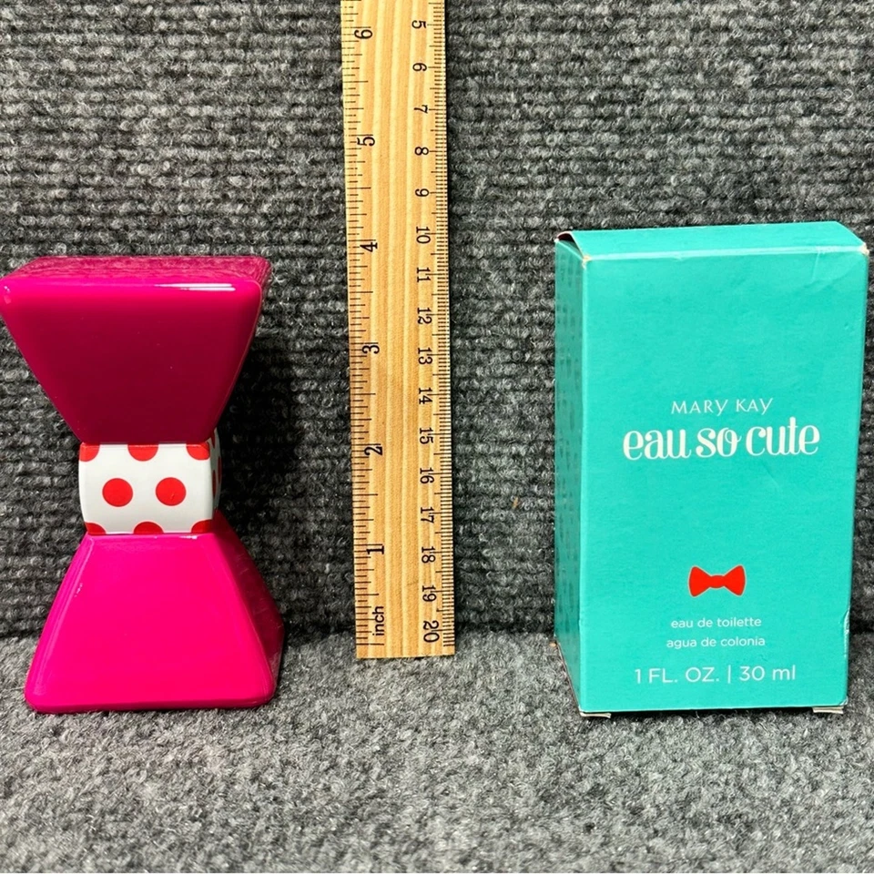 Mary Kay Eau So Cute Eau de Toilette rosa arco botella NUEVO bergamota pera almendra Foto 4 de 4
