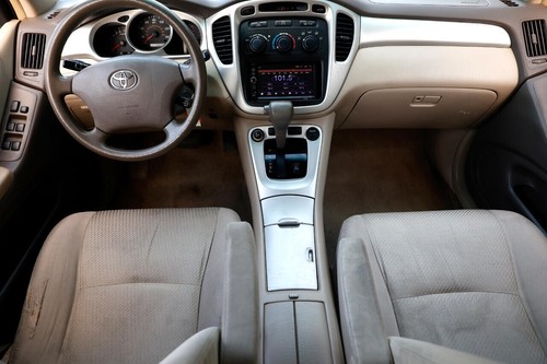 2004 Toyota Highlander - Picture 2 of 12