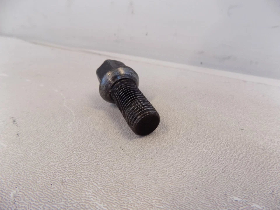 04-10 Audi A8 Quattro llanta neumático tuerca perno OEM 4F0698139B Foto 2 de 4