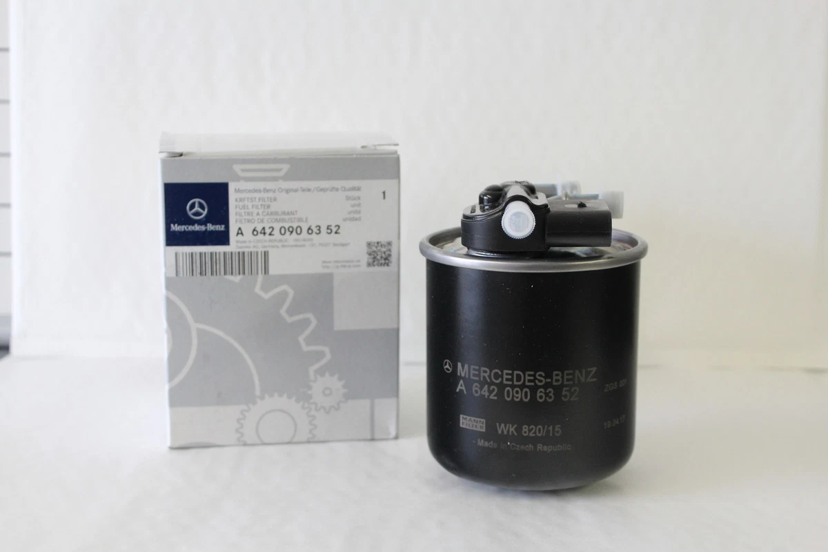 NEW Genuine Mercedes-Benz OM651 Engine Fuel Filter With Sensor 